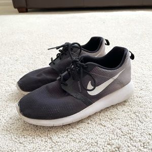 Ombré Nike Roshe Shoes